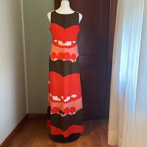 VINTAGE Red and Brown Clouds and Trees Dress, Size 40 (L) - Picture 5 of 7